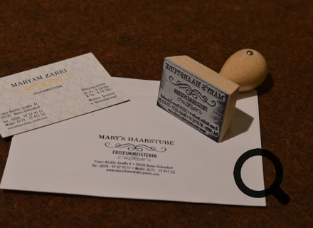 Laser Gravur Böhm in Bonn - Geschenkideen mit Gravuren auf Holz, Glas, Leder, Metall, Acryl Plexiglas , Armbänder, Papier, Anhänger, Schilder ... für Privat und Geschäftskunden und  Firmen. Kunden kommen aus Bonn, Köln, Siebengebirge, Frechen, und ganz NRW, Deutschland, Schweiz und der Welt