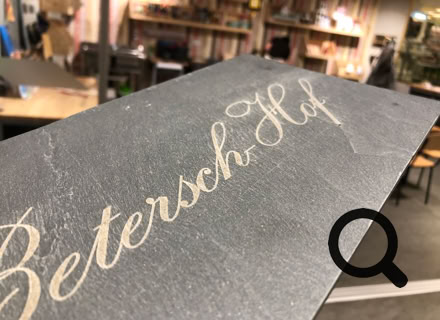 Laser Gravur Böhm in Bonn - Geschenkideen mit Gravuren auf Holz, Glas, Leder, Metall, Acryl Plexiglas , Armbänder, Papier, Anhänger, Schilder ... für Privat und Geschäftskunden und  Firmen. Kunden kommen aus Bonn, Köln, Siebengebirge, Frechen, und ganz NRW, Deutschland, Schweiz und der Welt