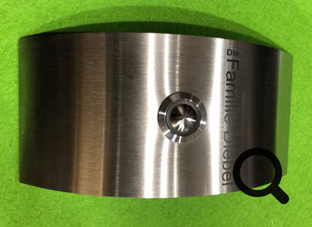 Laser Gravur Böhm in Bonn - Geschenkideen mit Gravuren auf Holz, Glas, Leder, Metall, Acryl Plexiglas , Armbänder, Papier, Anhänger, Schilder ... für Privat und Geschäftskunden und  Firmen. Kunden kommen aus Bonn, Köln, Siebengebirge, Frechen, und ganz NRW, Deutschland, Schweiz und der Welt
